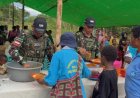 Satgas Yonif 126/Kalacakti dan Warga Kombut: Makan Bersama, Eratkan Tali Persaudaraan